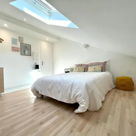 Apartment Studio Jade : Charmant Logement Place Clemenceau